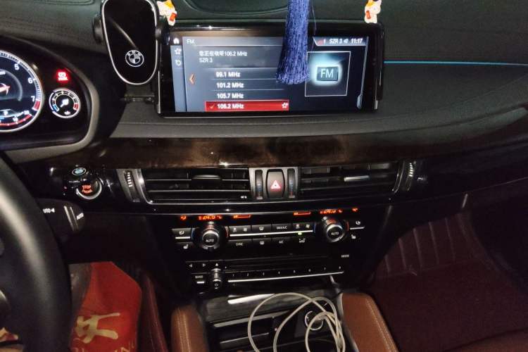 Used BMW X6 2018 xDrive28i Audio And AC Panel