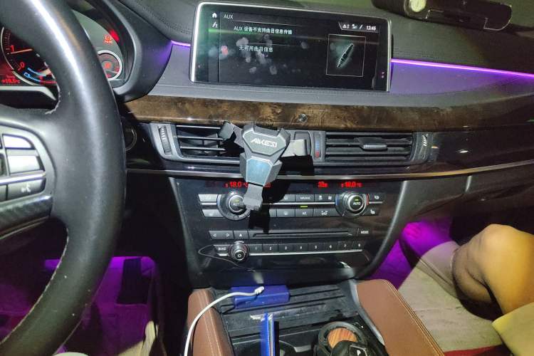 Used BMW X6 2018 xDrive28i Audio And AC Panel
