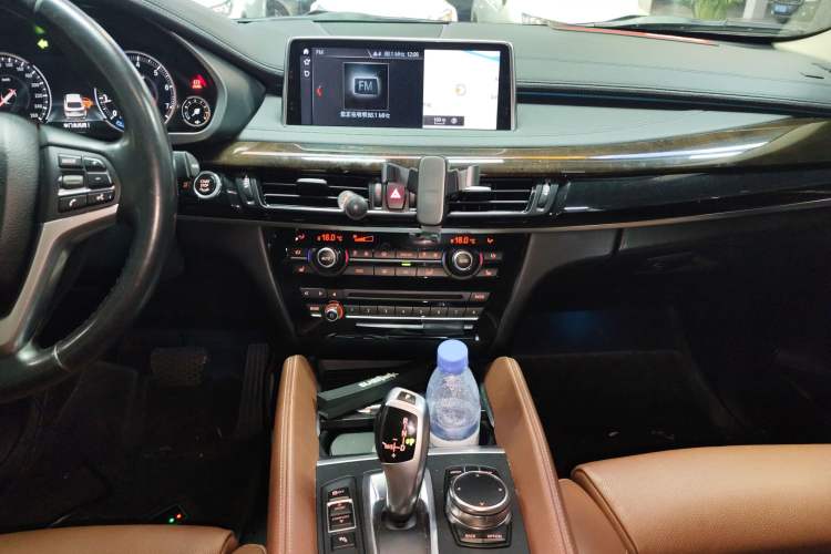 Used BMW X6 2018 xDrive28i Audio And AC Panel