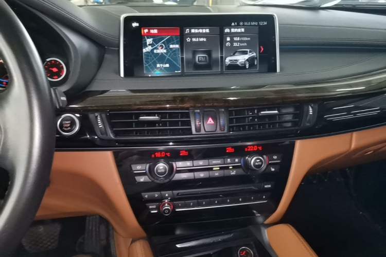 Used BMW X6 2018 xDrive28i Audio And AC Panel