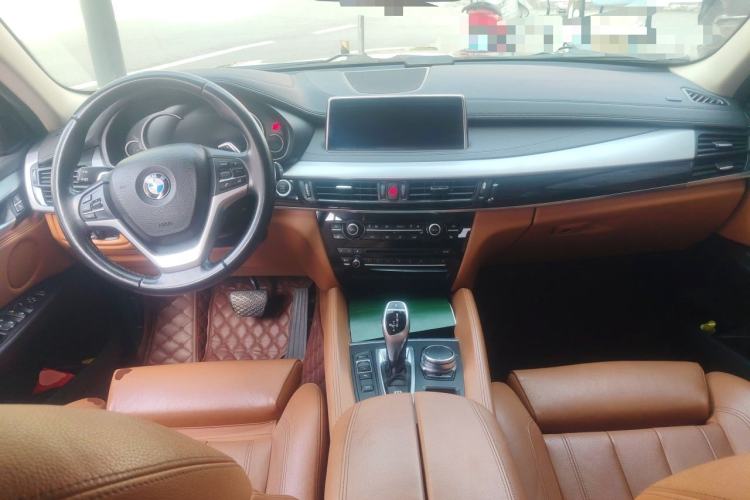 Used BMW X6  Center Console