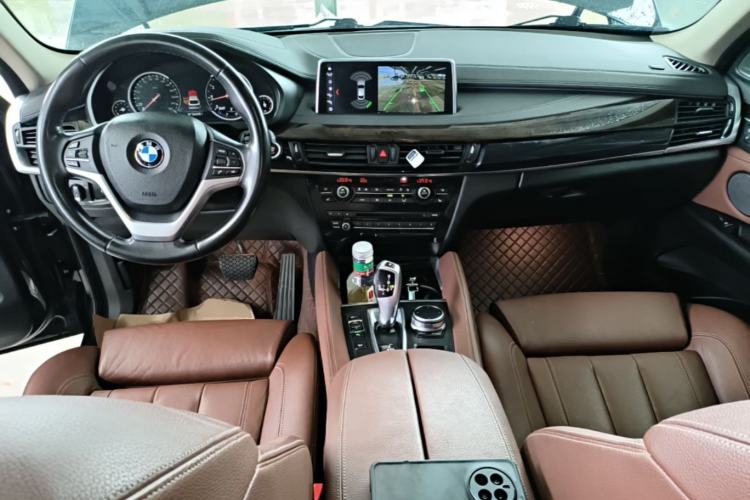 Used BMW X6 2018 xDrive28i Center Console