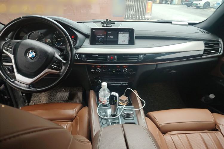 Used BMW X6  Center Console