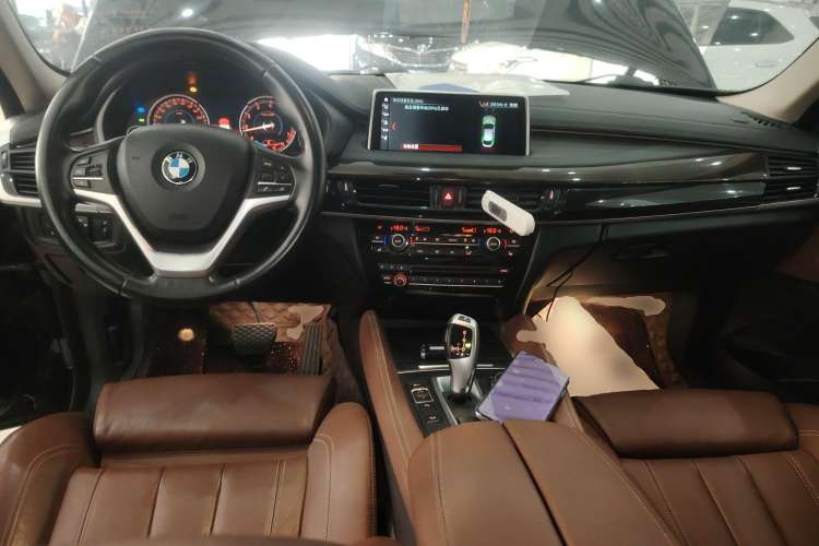 Used BMW X6 2018 xDrive28i Center Console