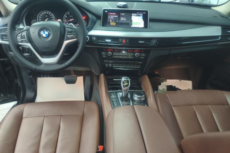 Used BMW X6 2018 xDrive35i Leading Model Center Console