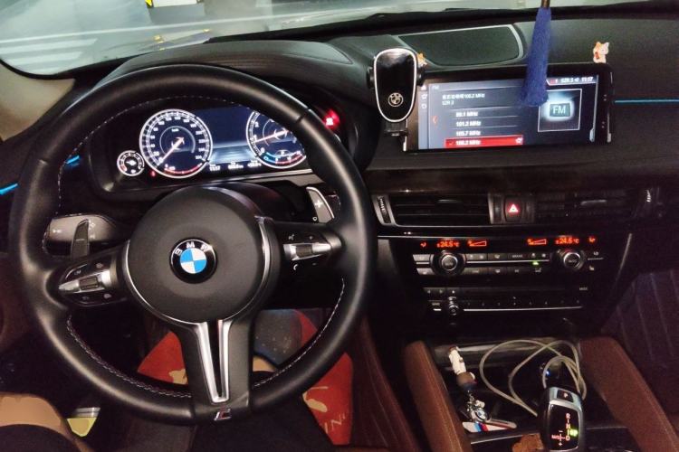 Used BMW X6 2018 xDrive28i Center Console