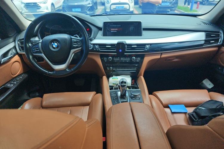 Used BMW X6  Center Console