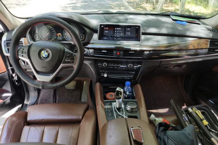 Used BMW X6 2018 xDrive28i Center Console