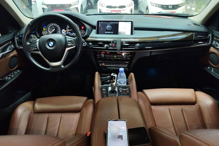 Used BMW X6 2018 xDrive28i Center Console