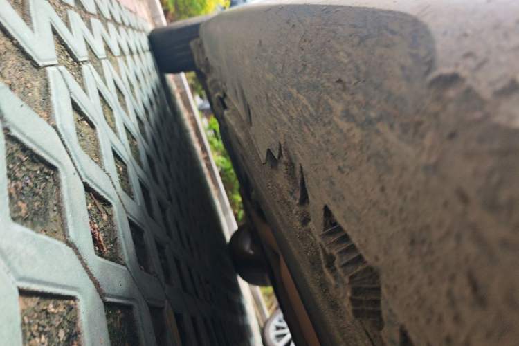 Used BMW X6  Chassis Front Right