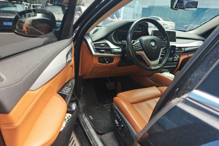 Used BMW X6  Driver Seat
