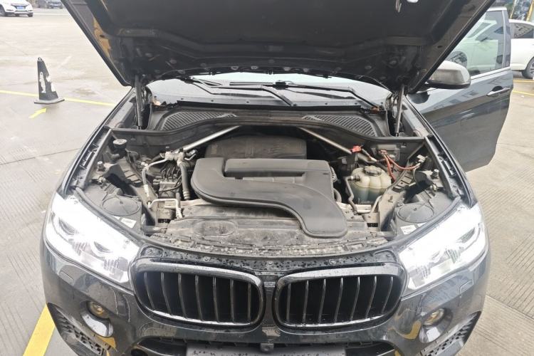 Used BMW X6 2018 xDrive28i Engine Bay