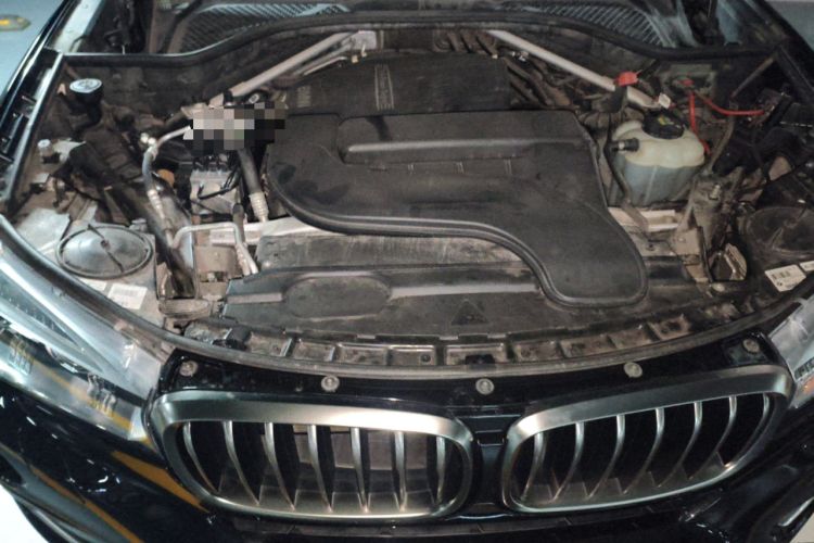 Used BMW X6 2018 xDrive28i Engine Bay