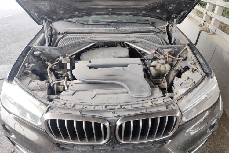 Used BMW X6 2018 xDrive28i Engine Bay