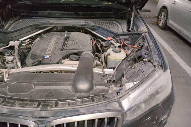 Used BMW X6 2018 xDrive35i Leading Model Engine Bay Left