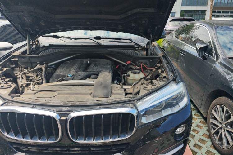 Used BMW X6  Engine Bay Left
