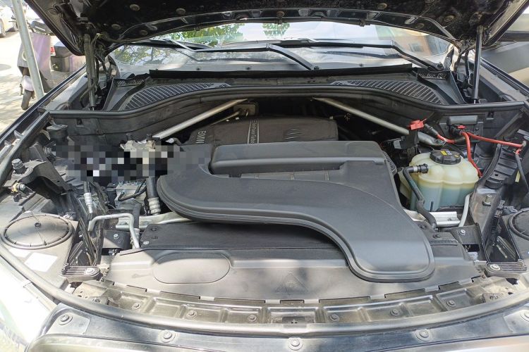 Used BMW X6 2018 xDrive28i Engine Bay