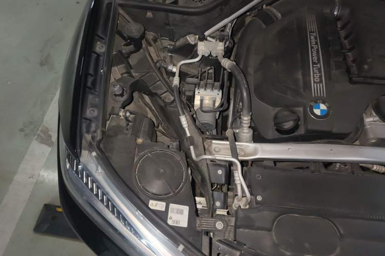 Used BMW X6 2018 xDrive35i Leading Model Engine Bay Right