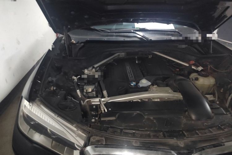 Used BMW X6 2018 xDrive35i Base Model Middle East Engine Bay Right