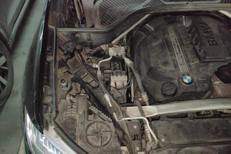 Used BMW X6 2018 xDrive35i Leading Model Engine Bay Right
