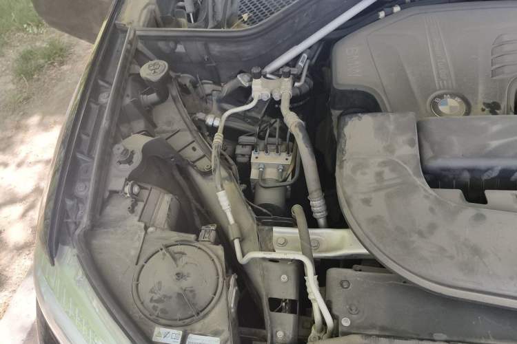 Used BMW X6 2018 xDrive28i Engine Bay Right