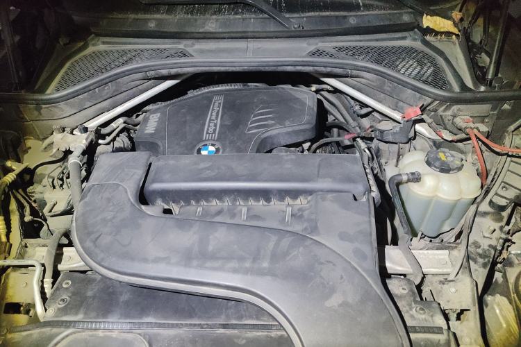 Used BMW X6 2018 xDrive28i Engine Bay