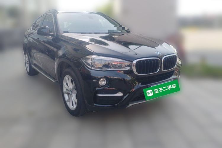 Used BMW X6  Front Right 45 Deg