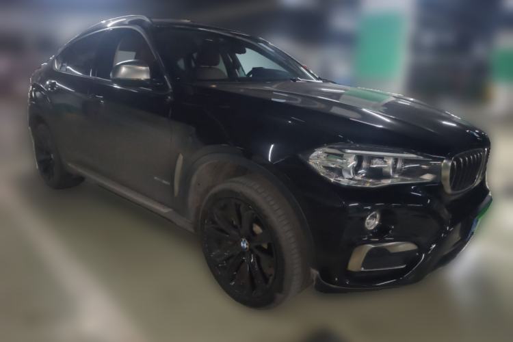 Used BMW X6 2018 xDrive35i Leading Model Front Right 45 Deg