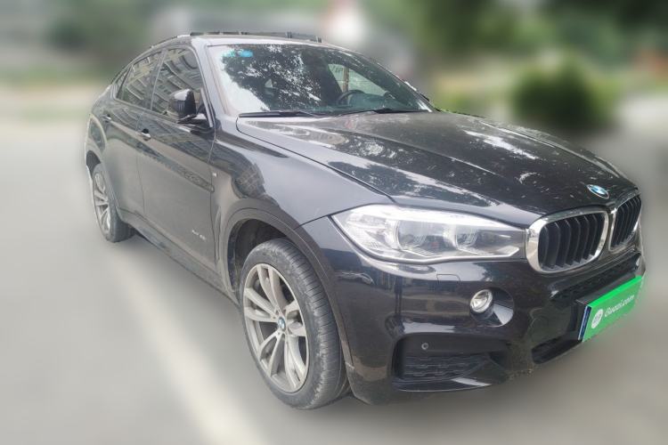 Used BMW X6  Front Right 45 Deg