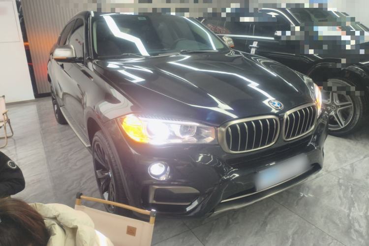 Used BMW X6 2018 xDrive35i Leading Model Front Right 45 Deg