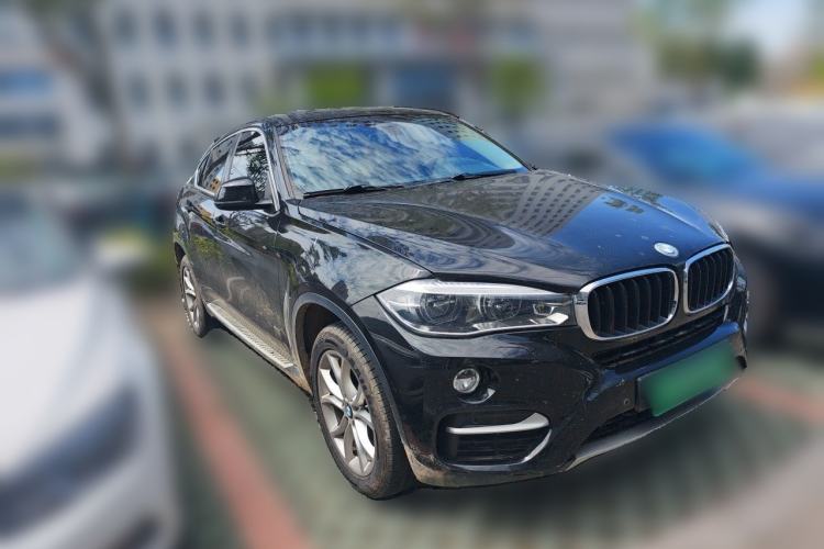 Used BMW X6  Front Right 45 Deg