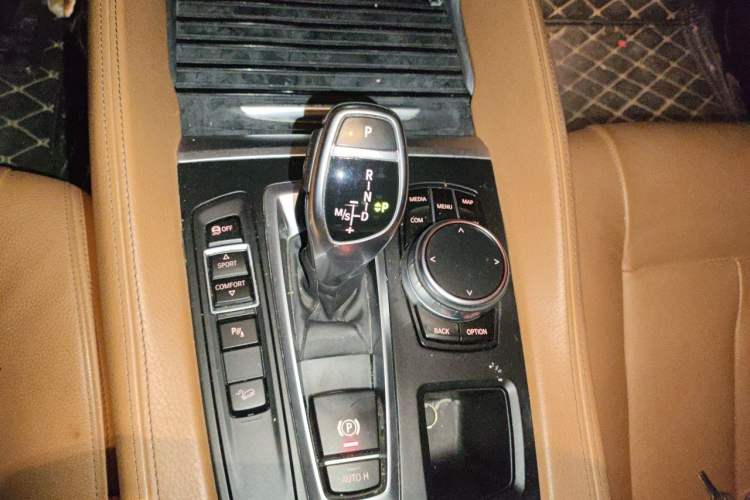 Used BMW X6 2018 xDrive35i Leading Model Gear Lever