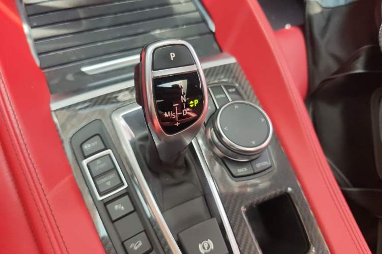 Used BMW X6 2018 xDrive35i M Sport Luxury Edition Gear Lever