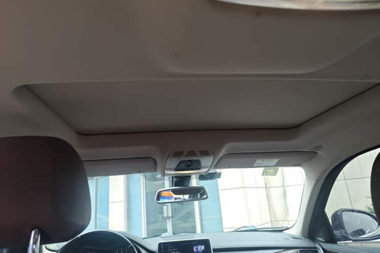 Used BMW X6 2018 xDrive28i Headliner