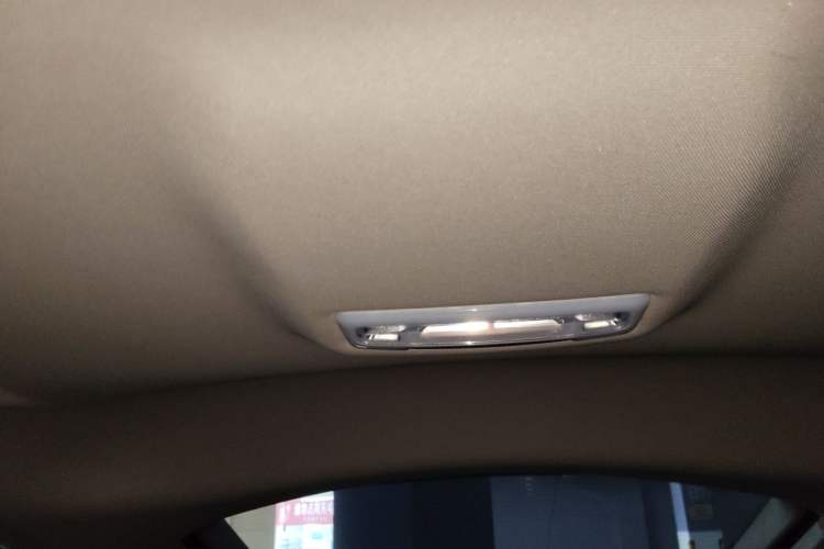 Used BMW X6 2018 xDrive28i Headliner