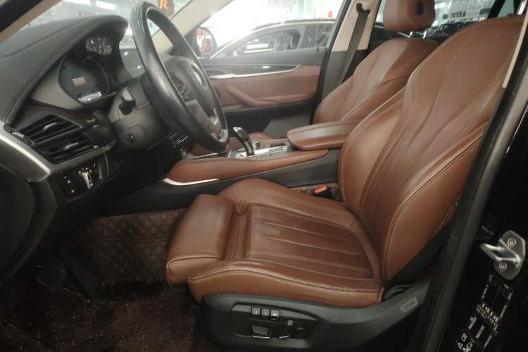 Used BMW X6 2018 xDrive28i Left Front Seat