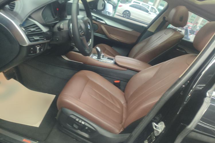 Used BMW X6 2018 xDrive35i Leading Model Left Front Seat