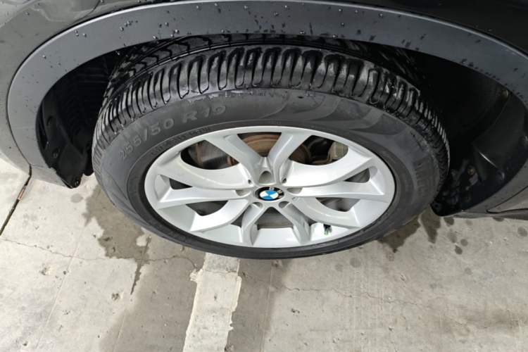 Used BMW X6 2018 xDrive28i Left Front Wheel Hub