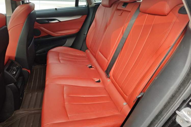 Used BMW X6  Left Rear Seat