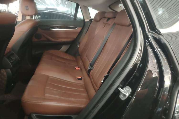 Used BMW X6 2018 xDrive28i Left Rear Seat