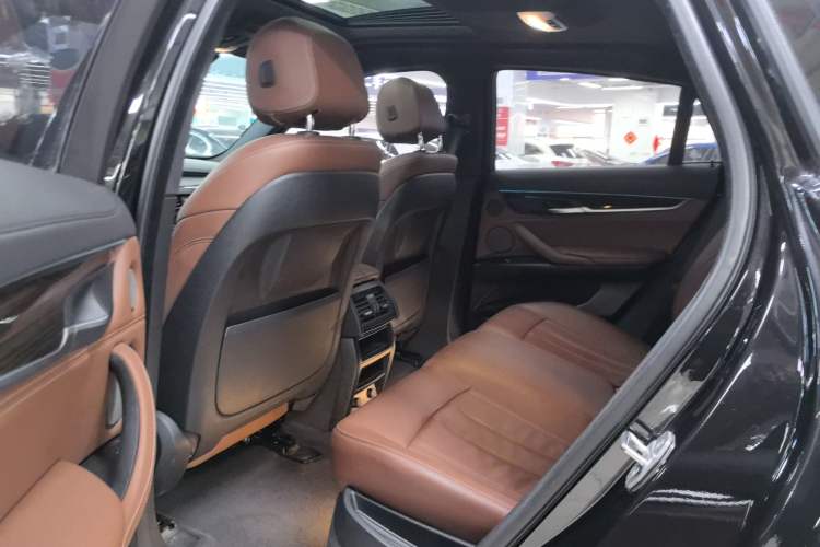 Used BMW X6 2018 xDrive35i M Sport Luxury Edition Left Rear Seat