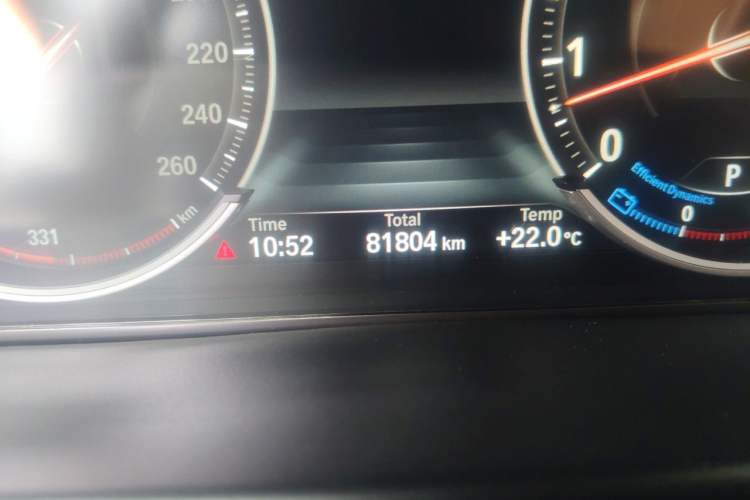 Used BMW X6  Odometer Close Up