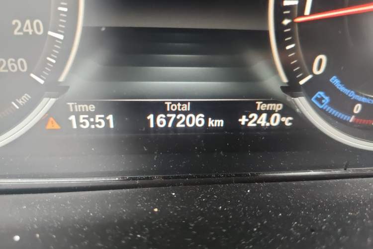 Used BMW X6 2018 xDrive28i Odometer Close Up