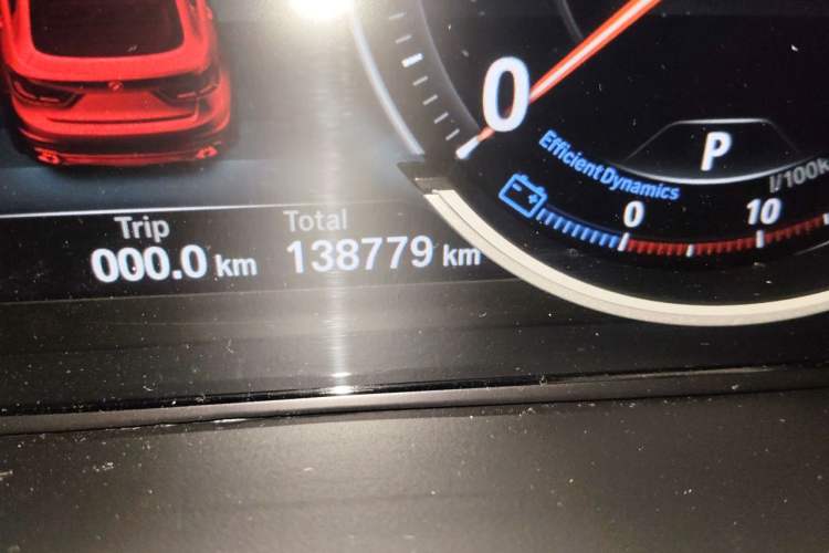 Used BMW X6 2018 xDrive28i Odometer Close Up
