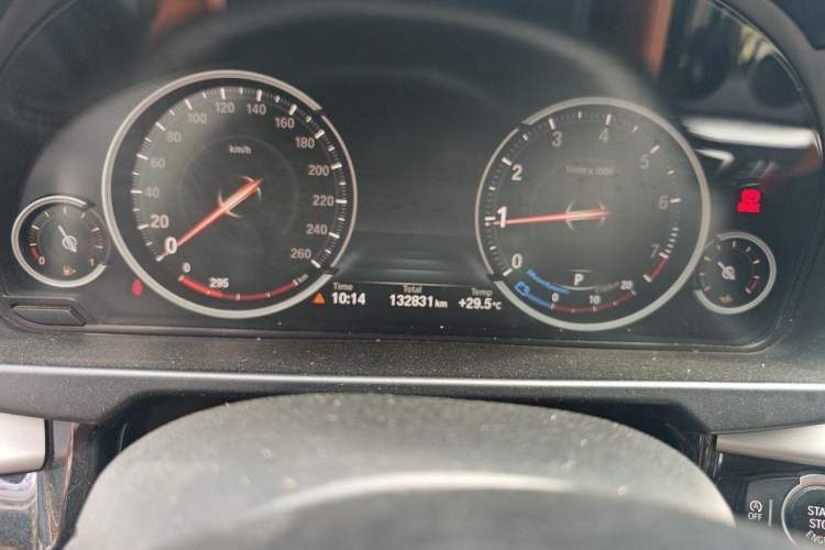 Used BMW X6  Odometer Close Up