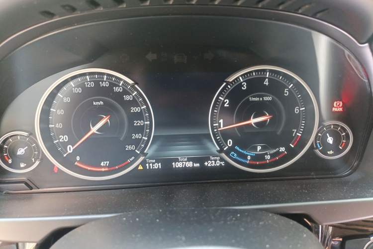 Used BMW X6 2018 xDrive28i Odometer Close Up