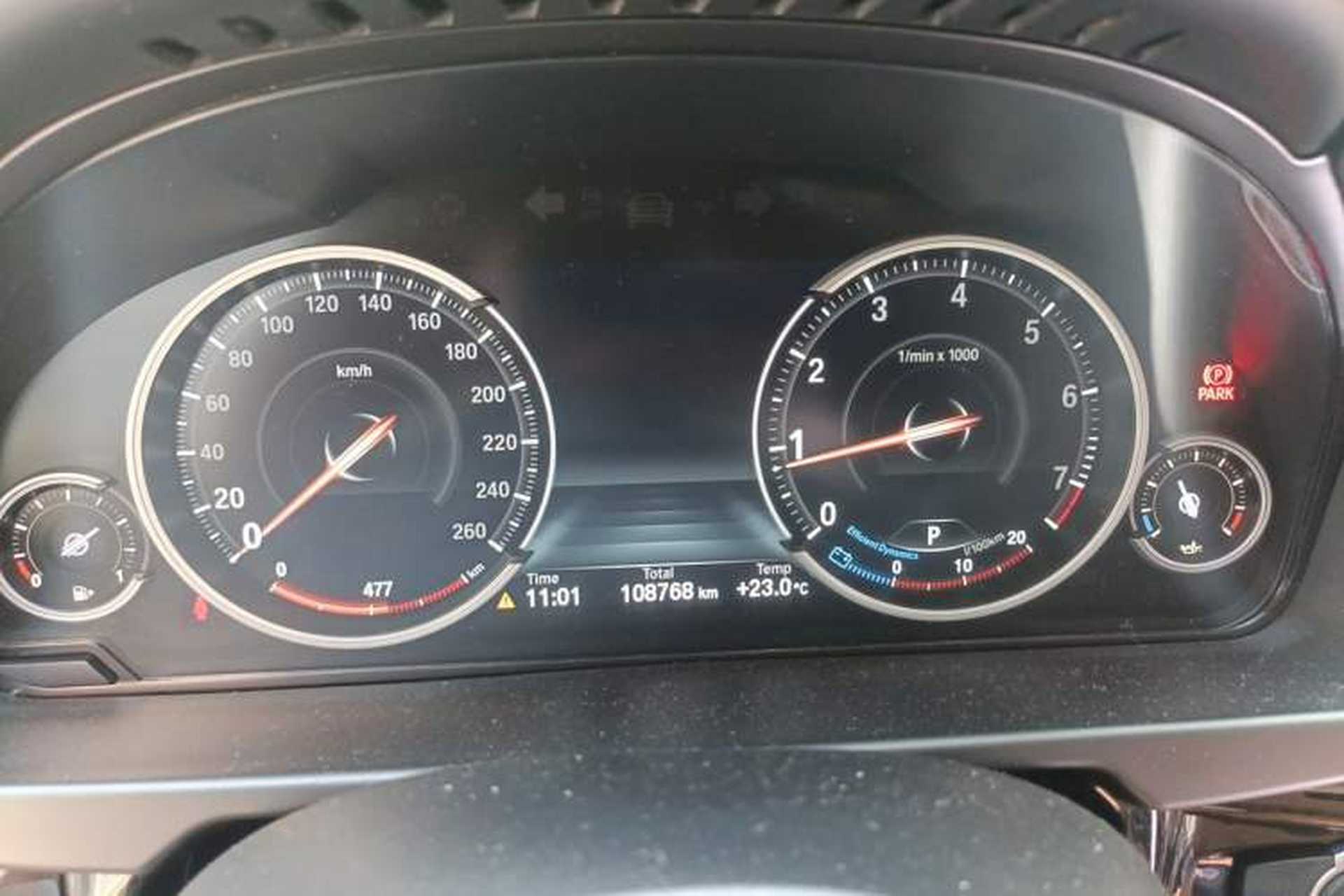 Used BMW X6 2018 xDrive28i Odometer Close Up