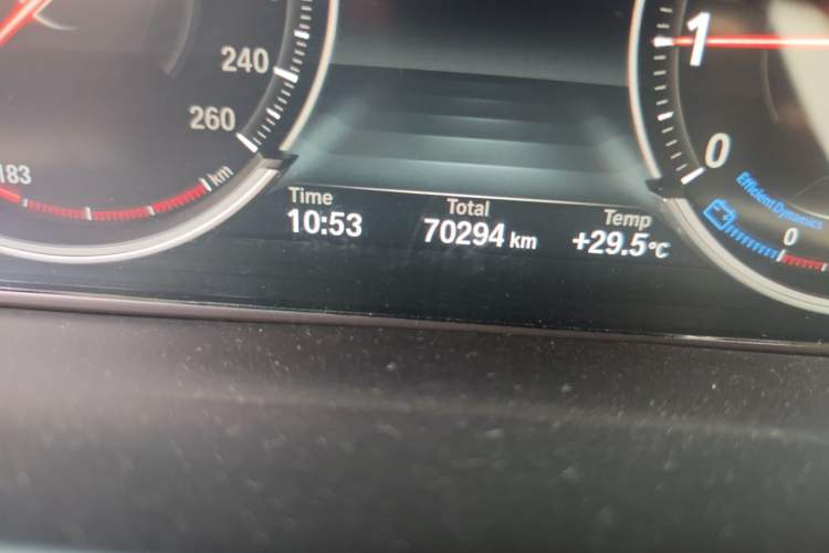 Used BMW X6 2018 xDrive35i M Sport Luxury Edition Odometer Close Up