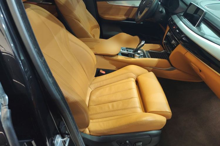 Used BMW X6 2018 xDrive28i Right Front Seat