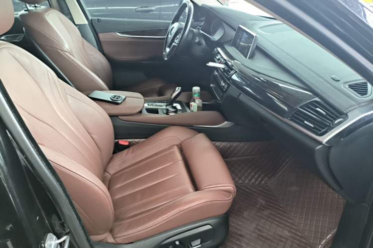 Used BMW X6 2018 xDrive28i Right Front Seat